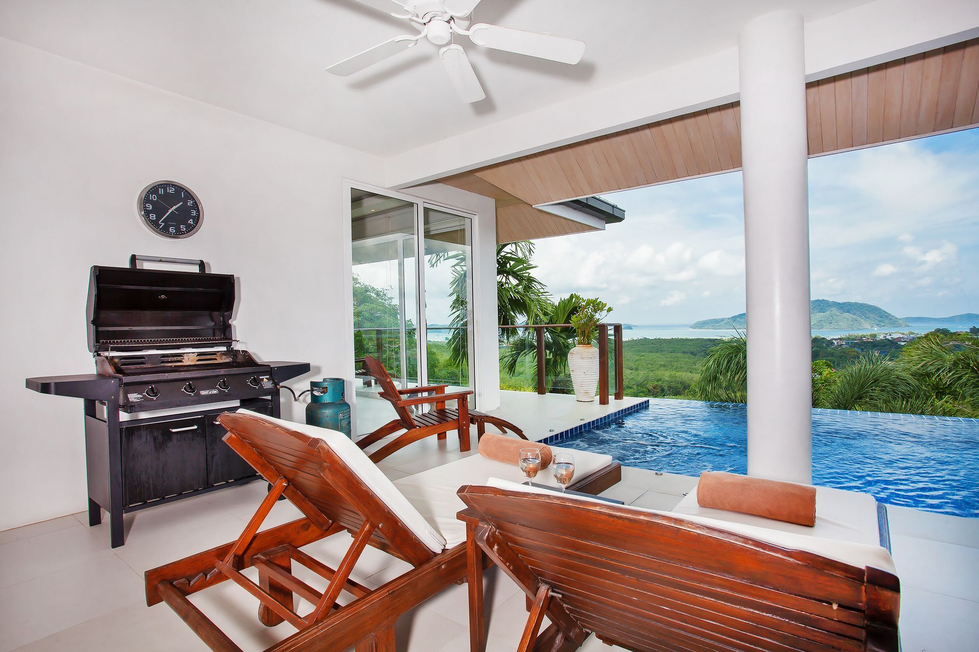 Villa Alangkarn Andaman 5 Bed Infinity Pool With Incredible View Nai Harn ภายนอก รูปภาพ